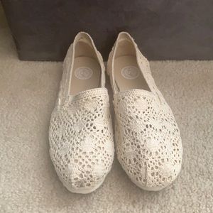 So Lace “Toms”